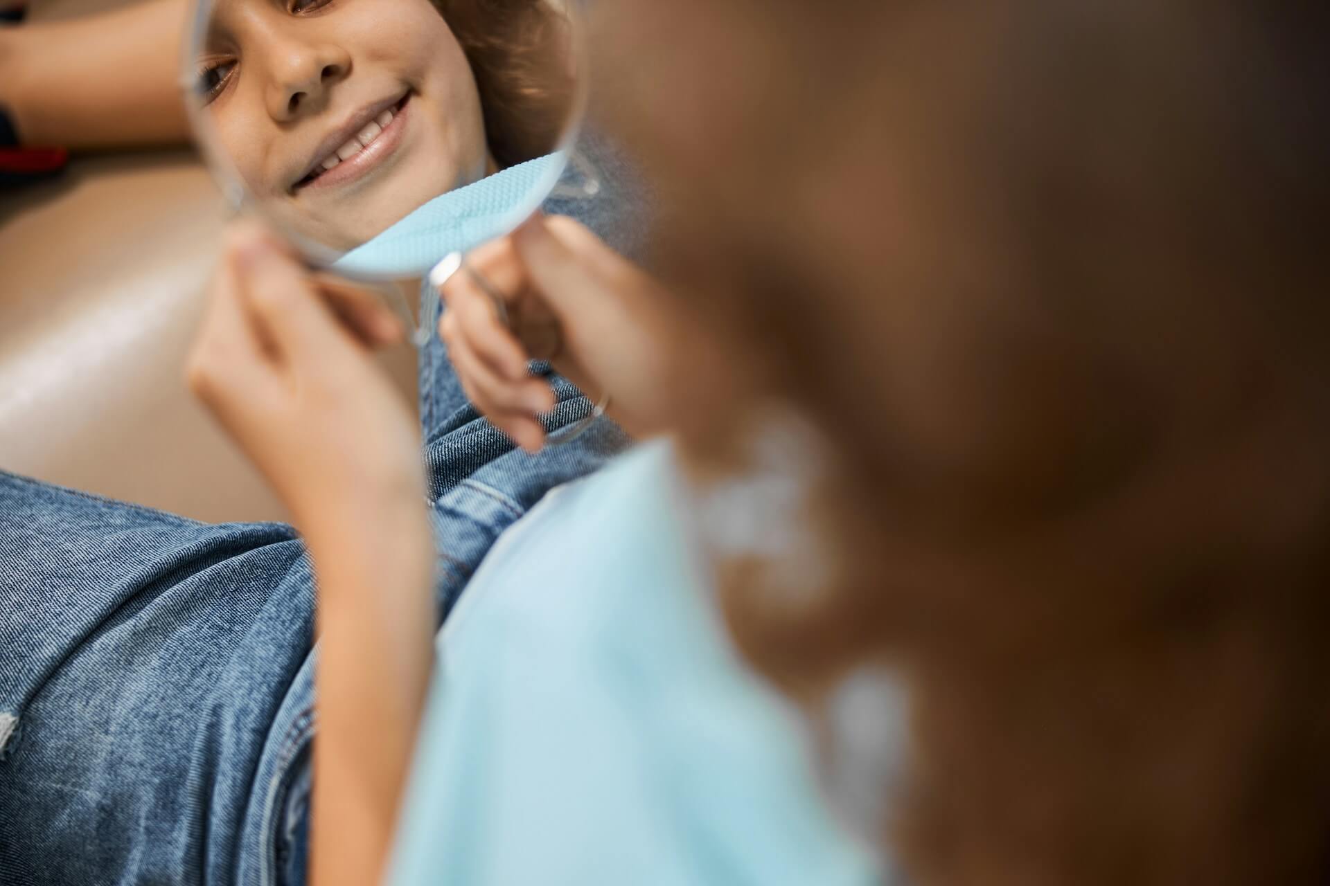 Ребенок во время визита к стоматологу