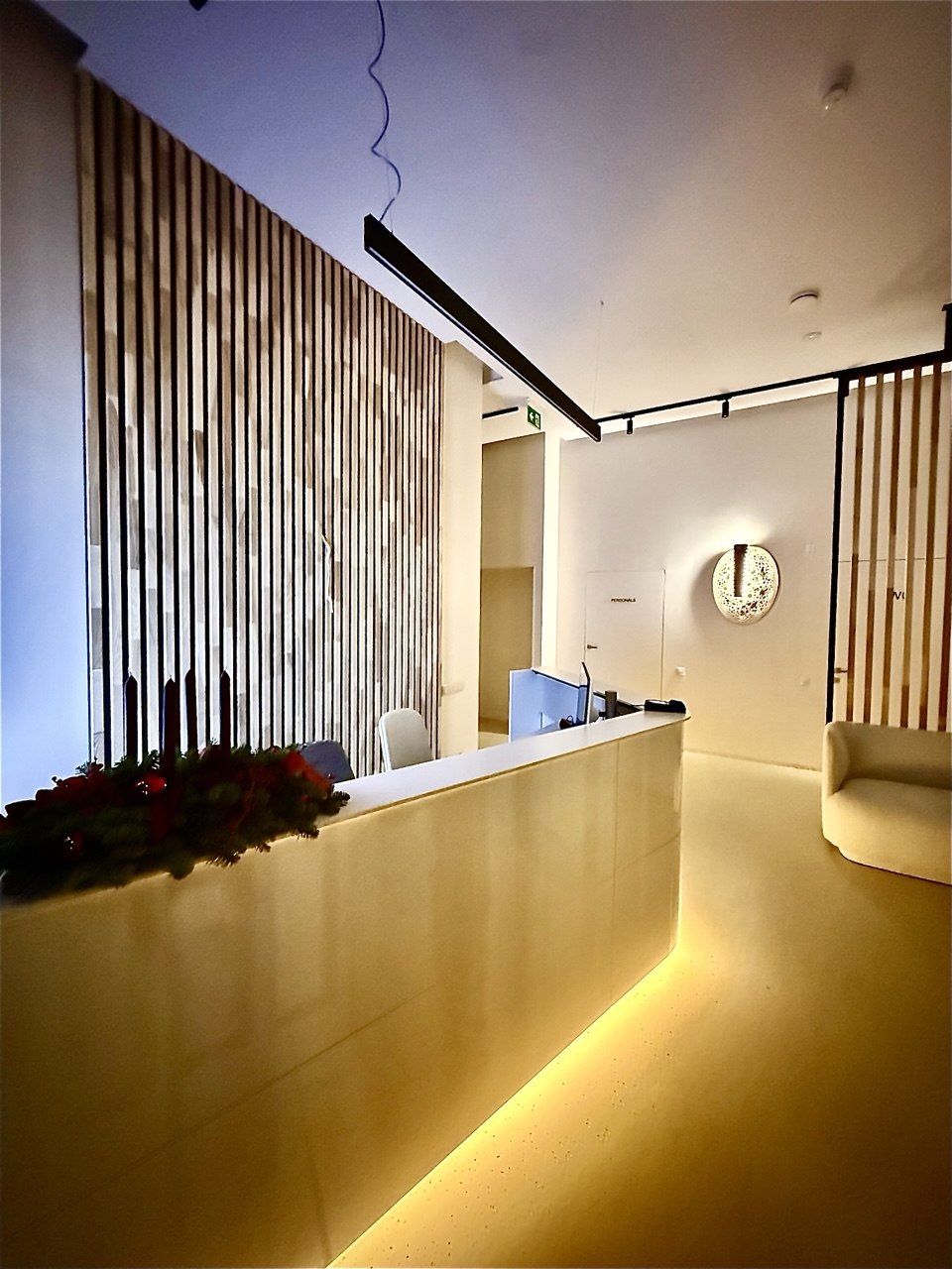 Регистратура клиники Dental First